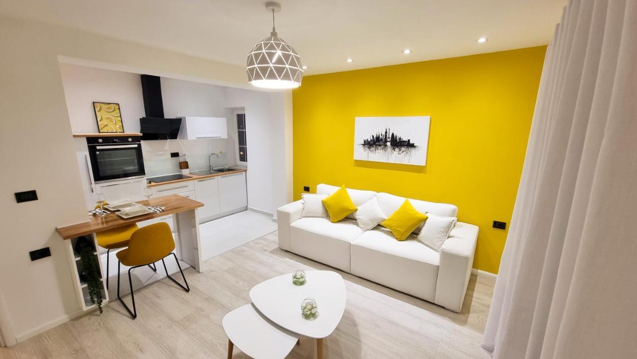 'The Yellow' Condo Berat Eksteriør bilde