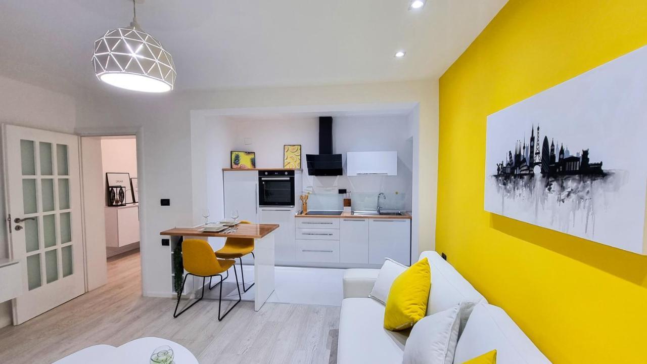 'The Yellow' Condo Berat Eksteriør bilde